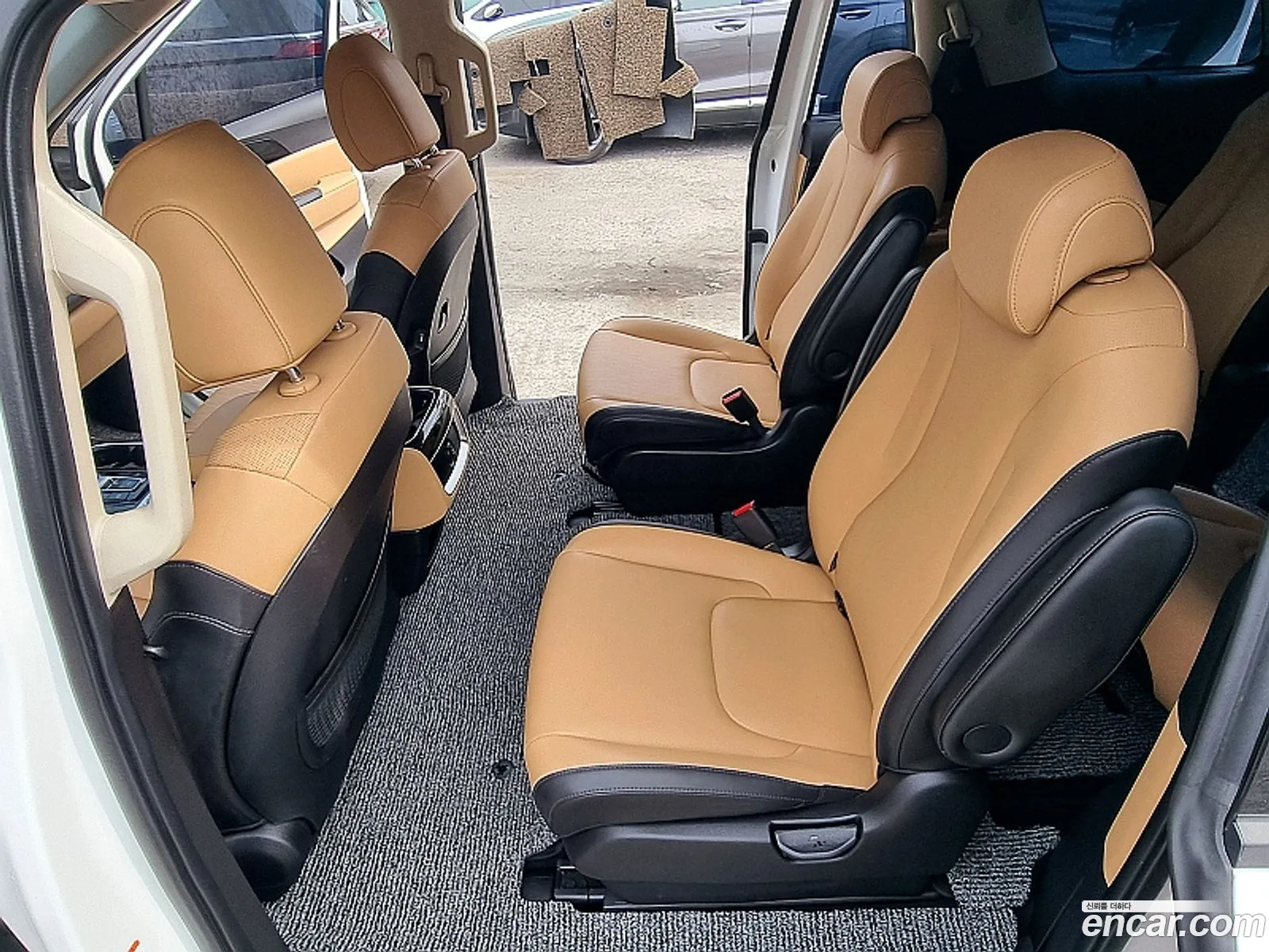 Kia Carnival 2021 — 19