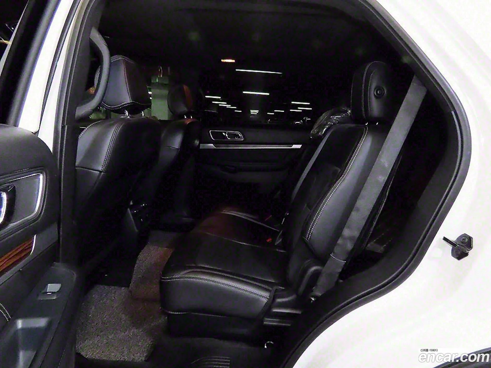 Ford Explorer 2017 — 18