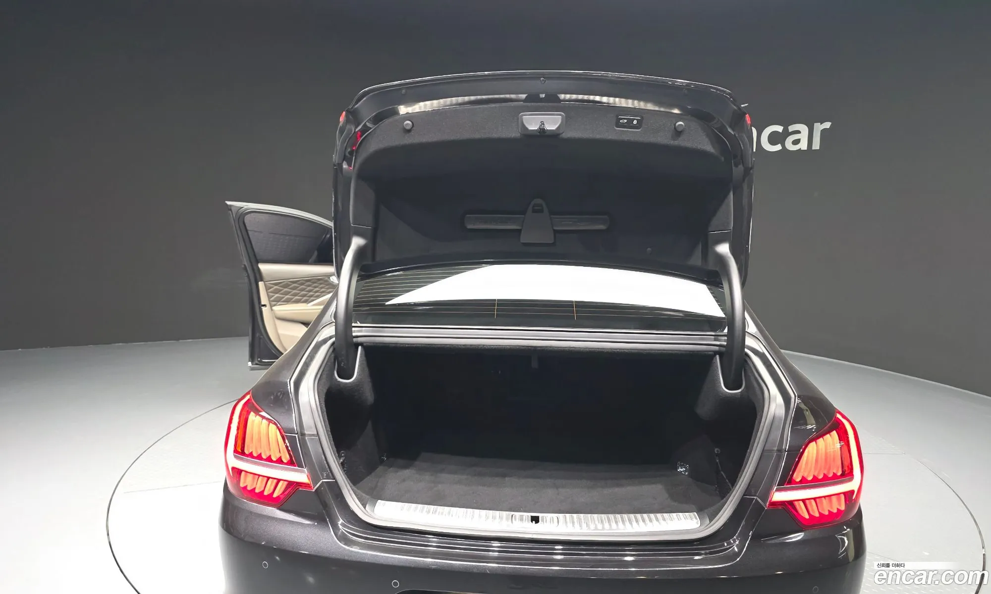 Kia K9 2021 — 10