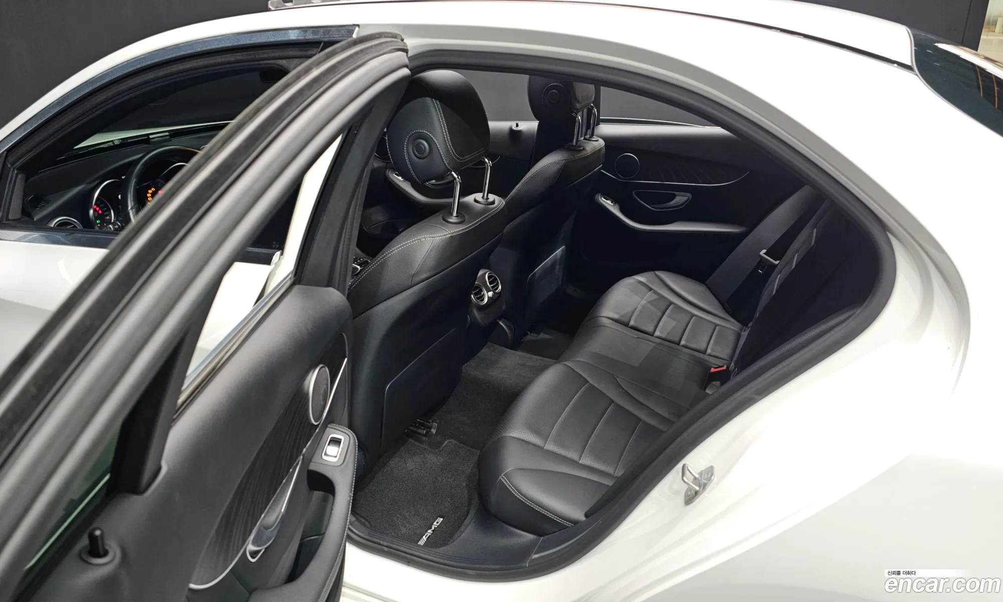 Mercedes-Benz C-Class W205 2019 — 12
