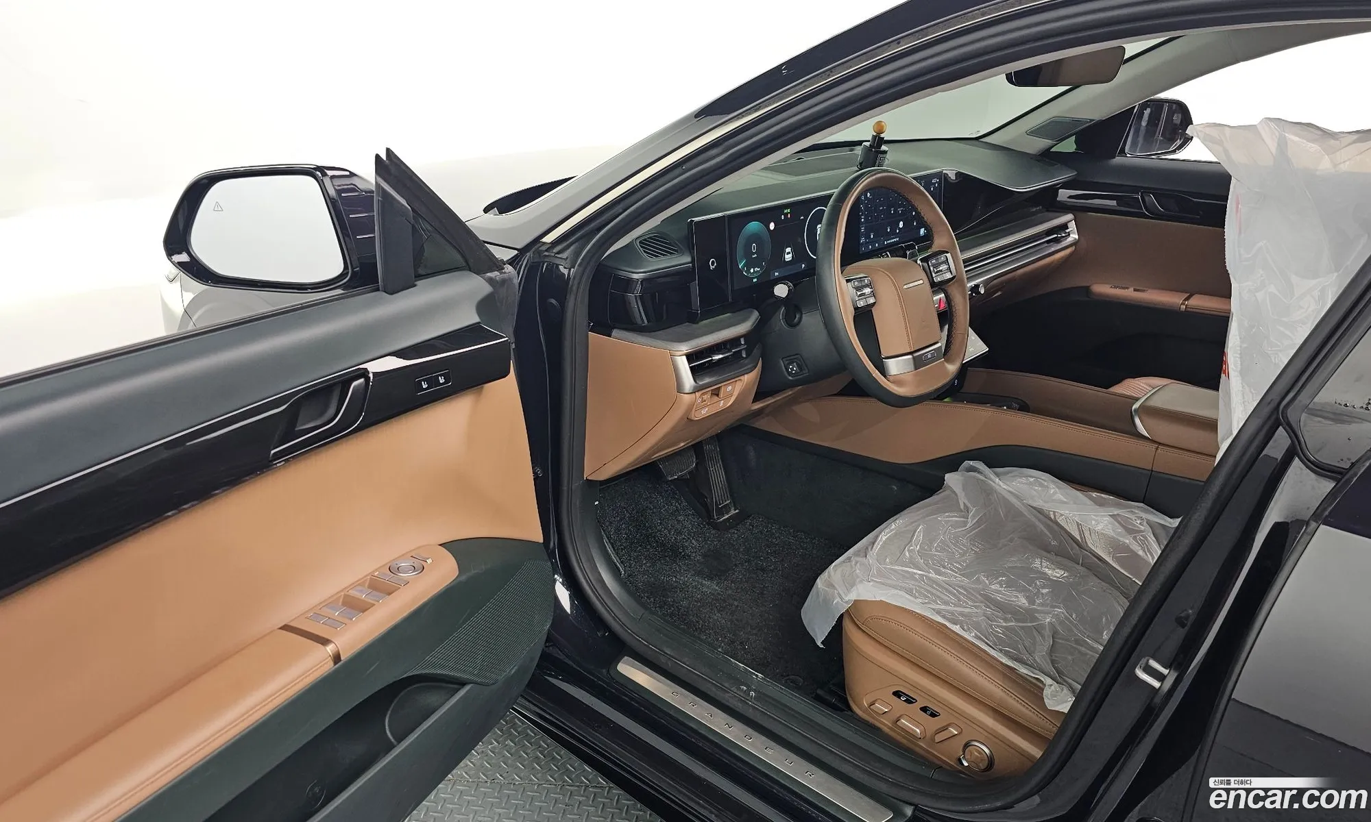 Hyundai Grandeur 2023 — 16