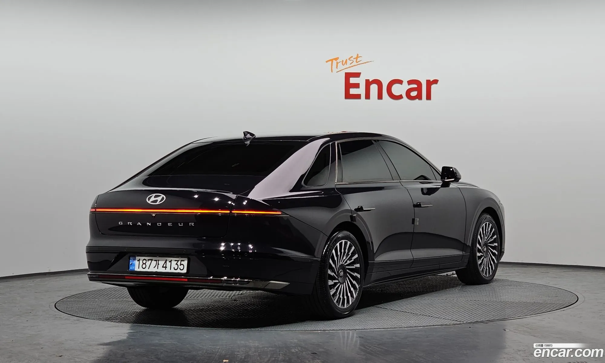 Hyundai Grandeur 2023 — 17