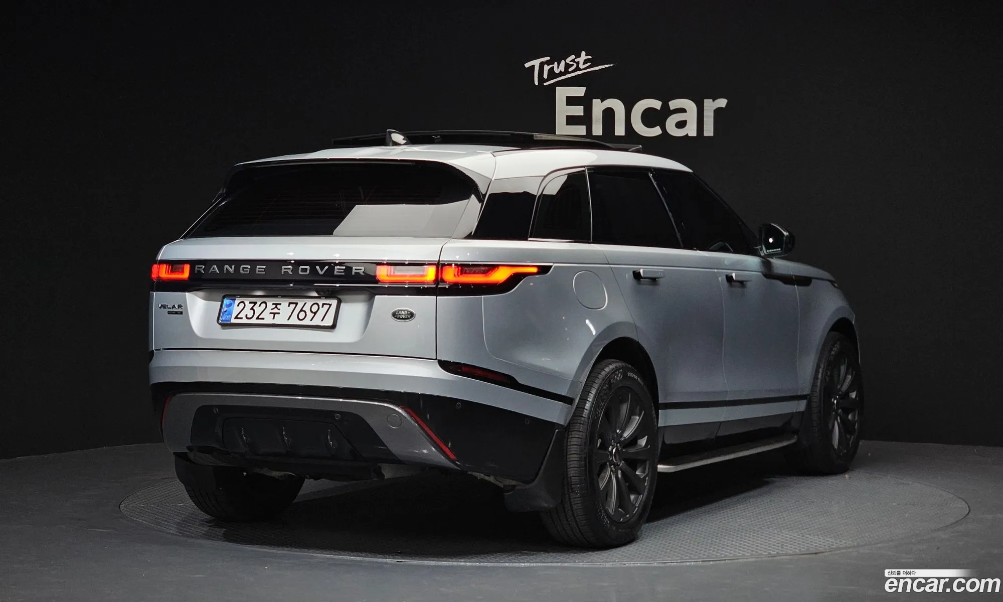 Land Rover Range Rover Velar 2018 — 3