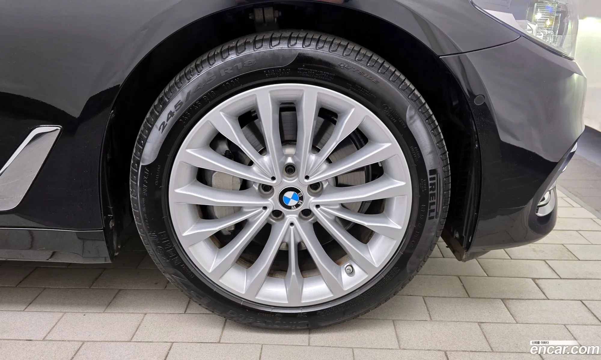 BMW 5 Series 2019 — 11