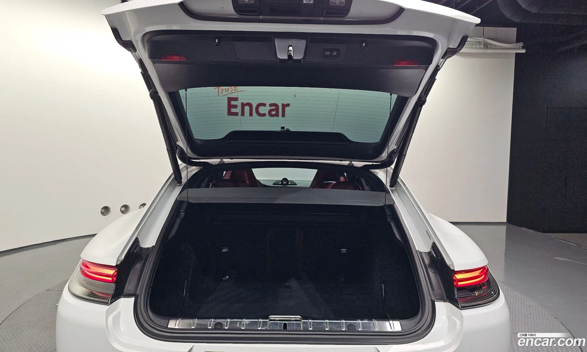 Porsche Panamera 2022 11111111111111111 — 12