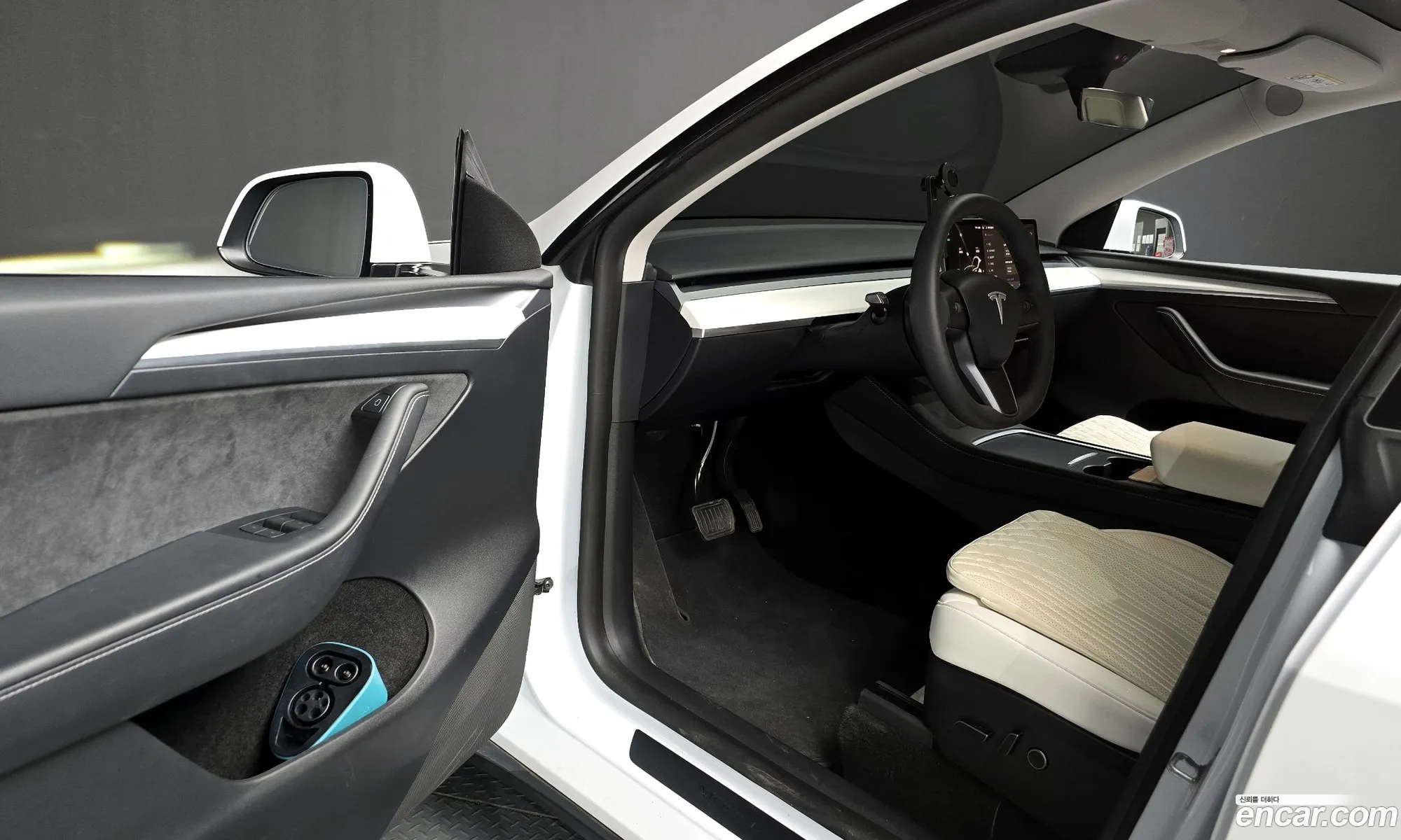 Tesla Model Y 2024 LRWYGCEK0RC700278 — 11
