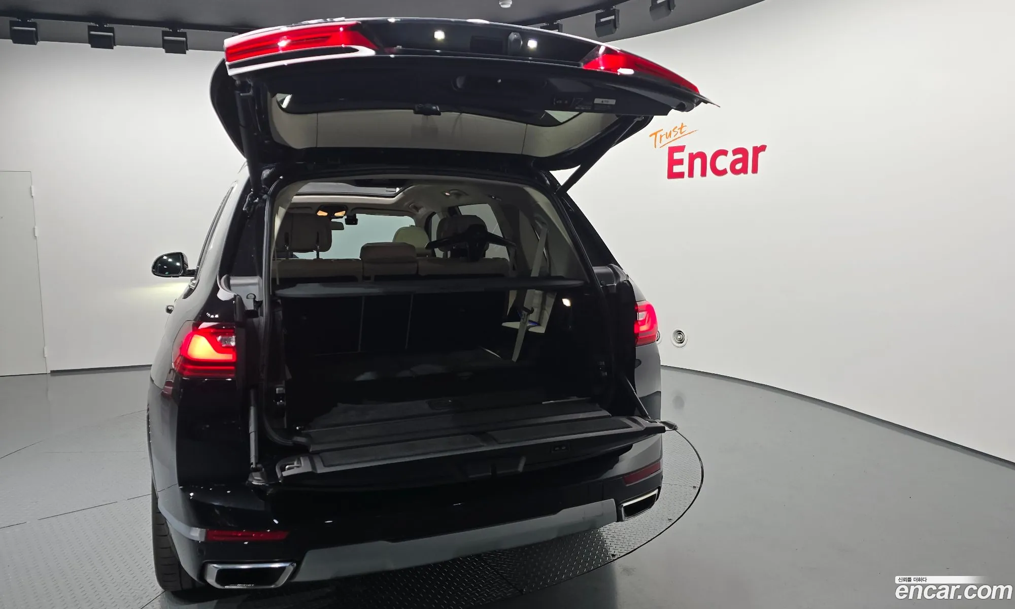 BMW X7 2020 — 16