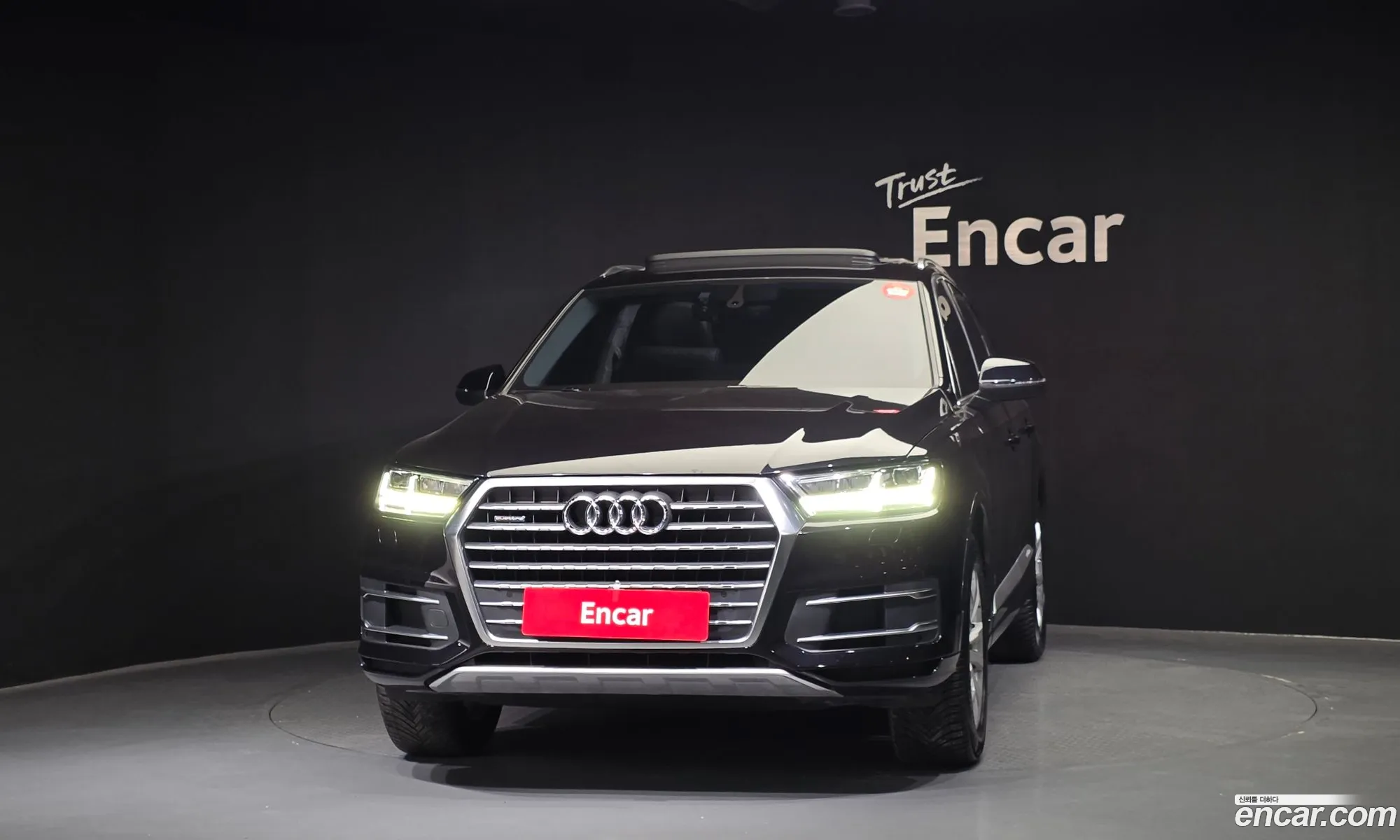 Audi Q7 2019 WAUZZZ4M5KD043868 — 4