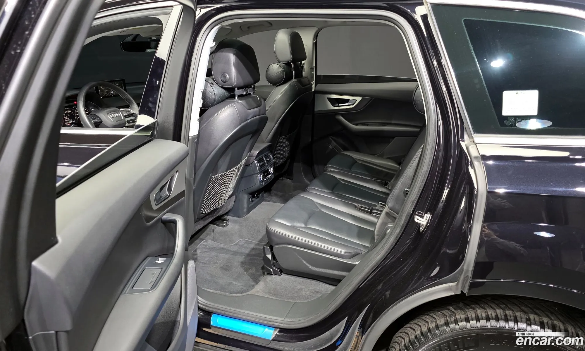 Audi Q7 2019 WAUZZZ4M5KD043868 — 12