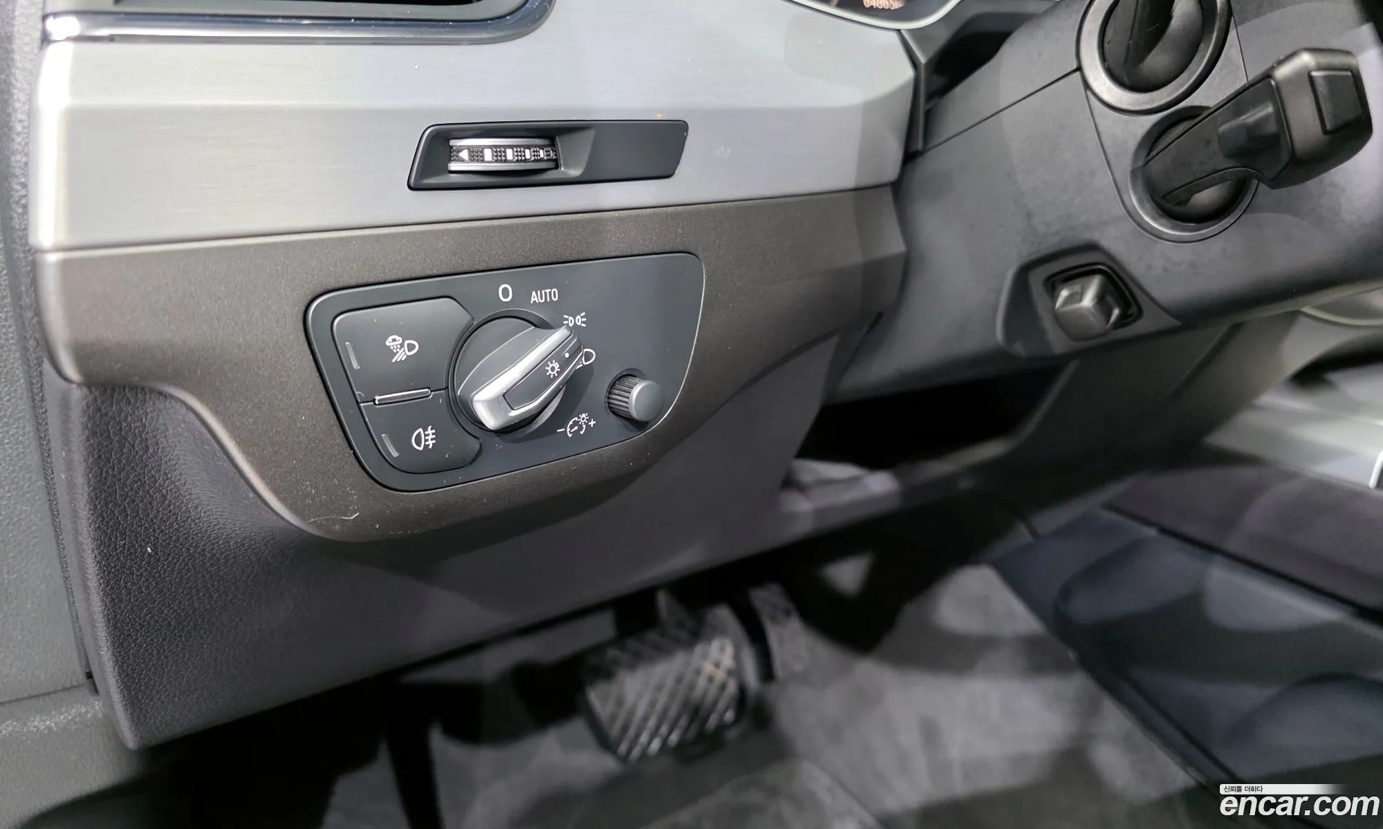 Audi Q7 2019 WAUZZZ4M5KD043868 — 14