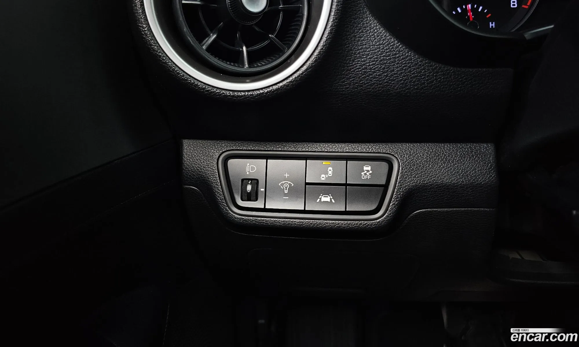 Kia K3 2020 KNAF241BEMA905364 — 6