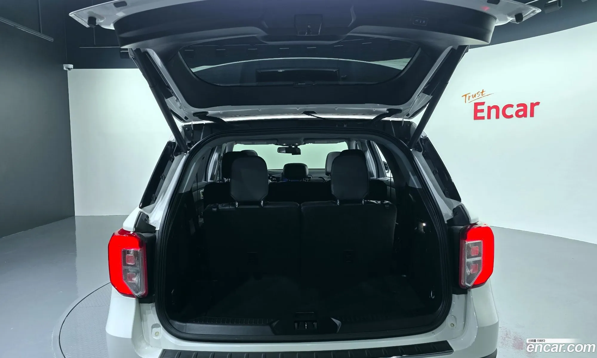 Ford Explorer 6th Gen 2023 1FMSK8FH5PGB54067 — 19