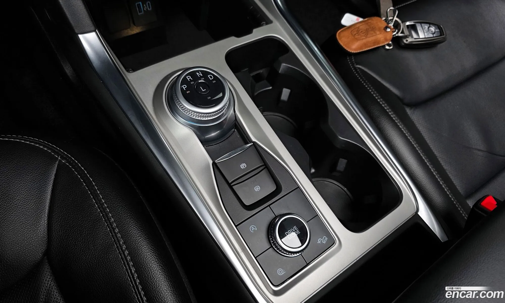 Ford Explorer 6th Gen 2023 1FMSK8FH5PGB54067 — 17