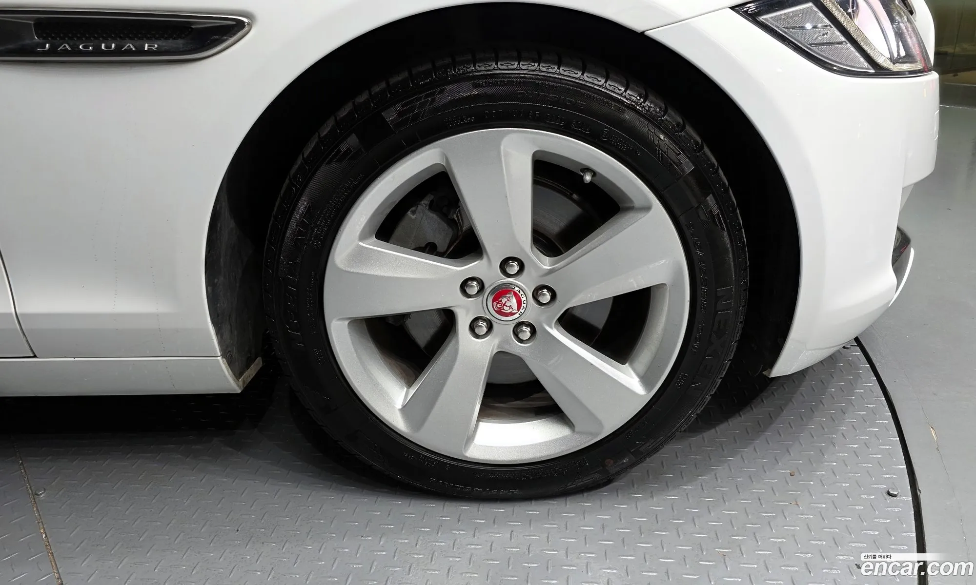 Jaguar XF 2018 — 5