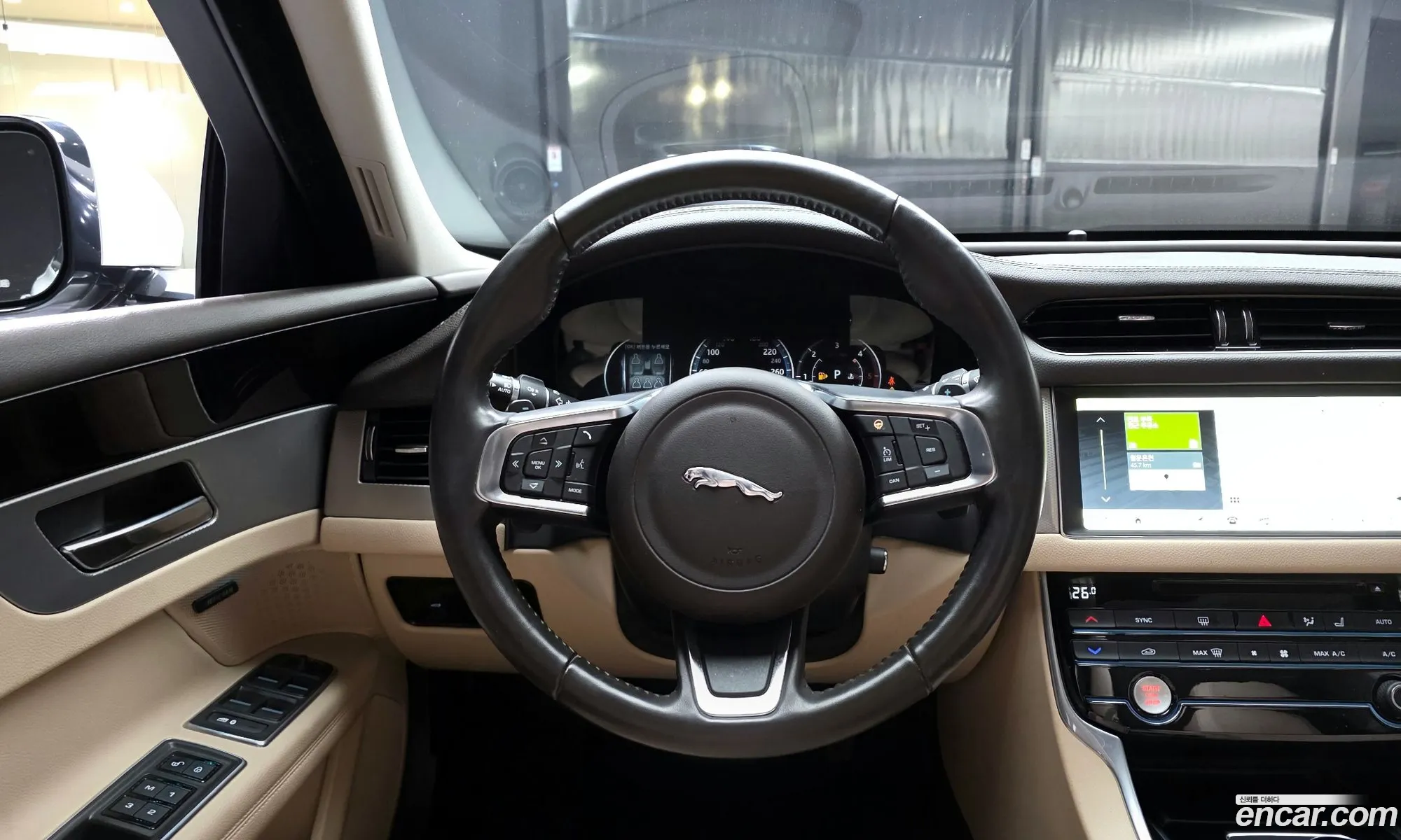 Jaguar XF 2018 — 6