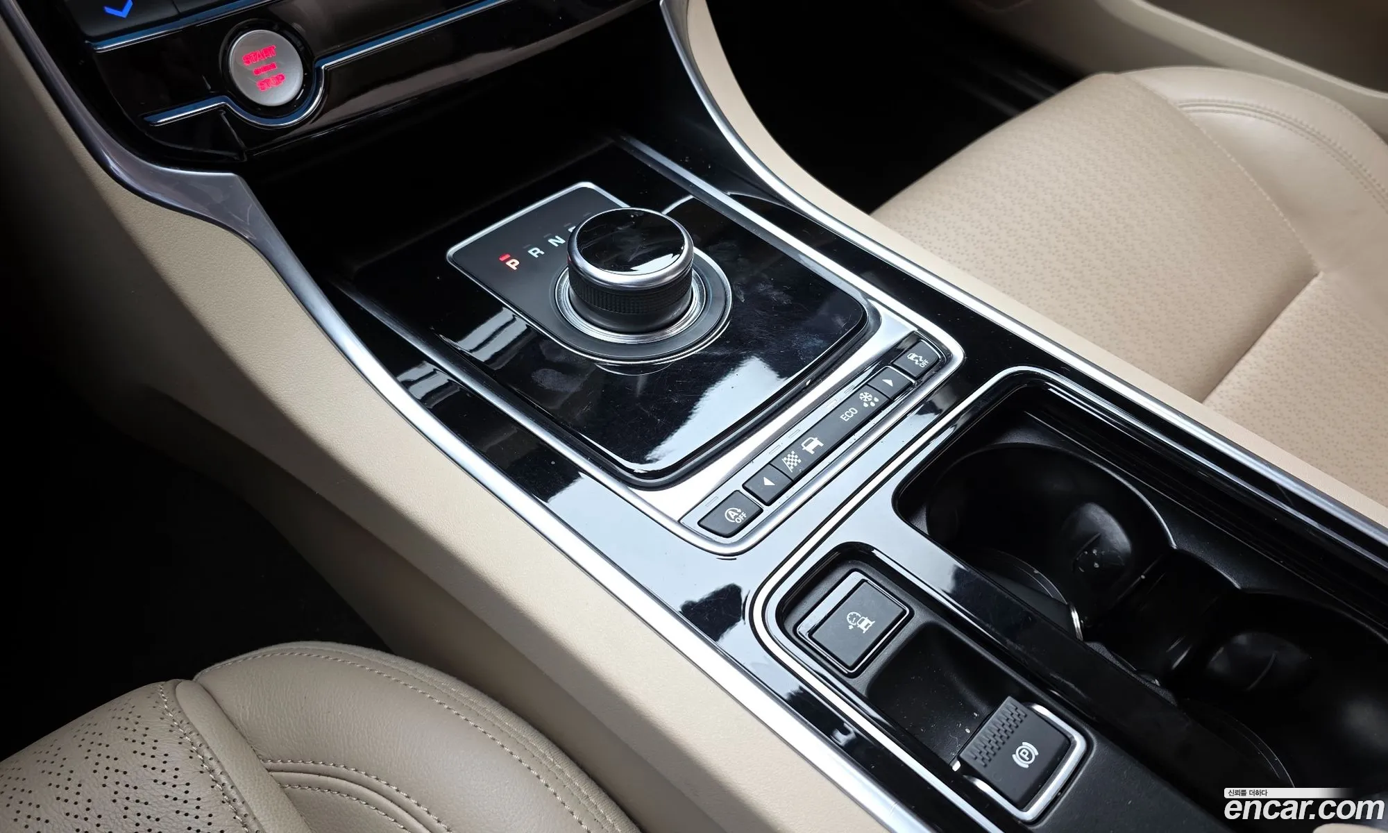 Jaguar XF 2018 — 7