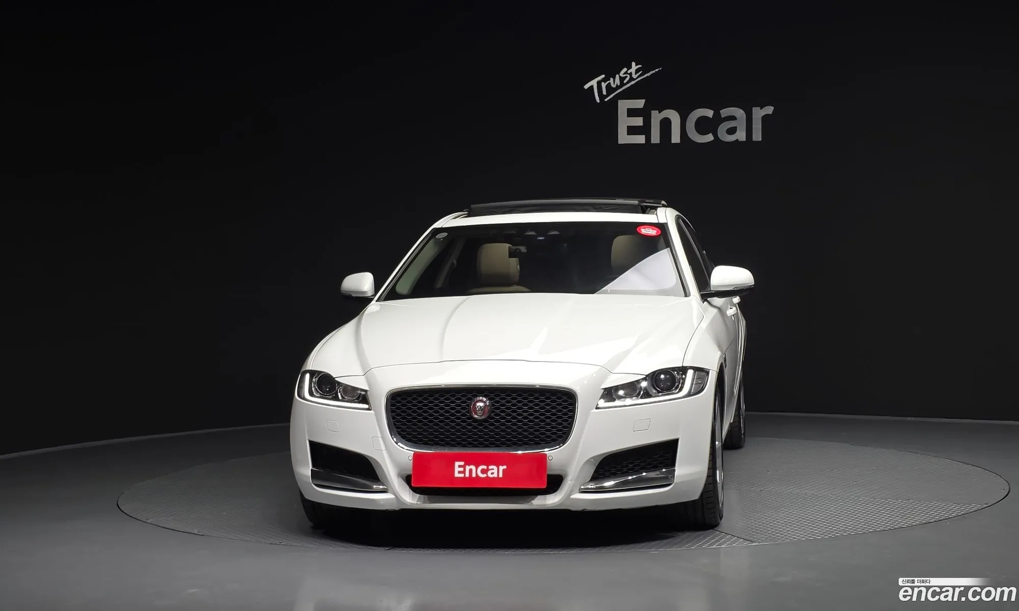 Jaguar XF 2018 — 3