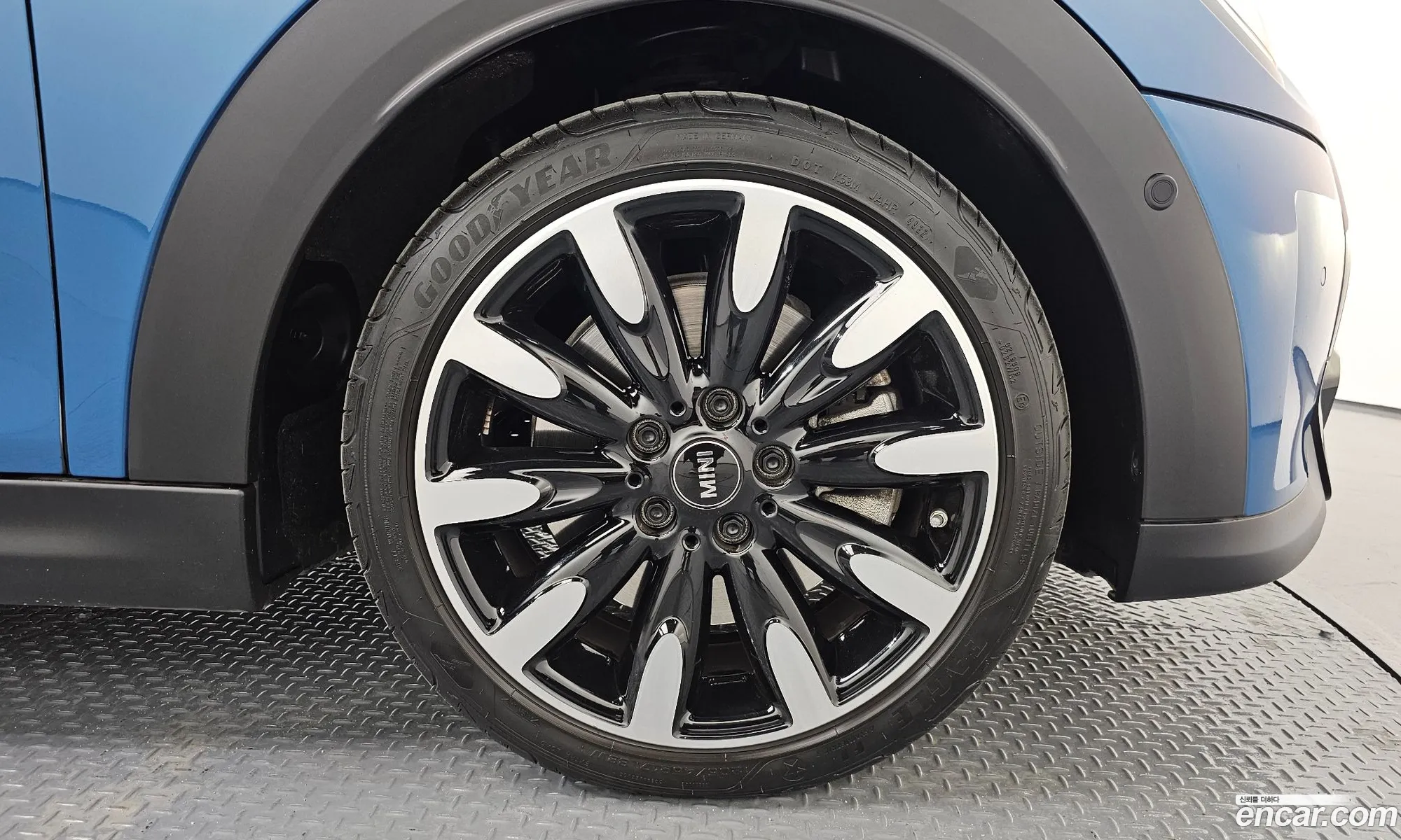 Mini Cooper S 2024 — 18