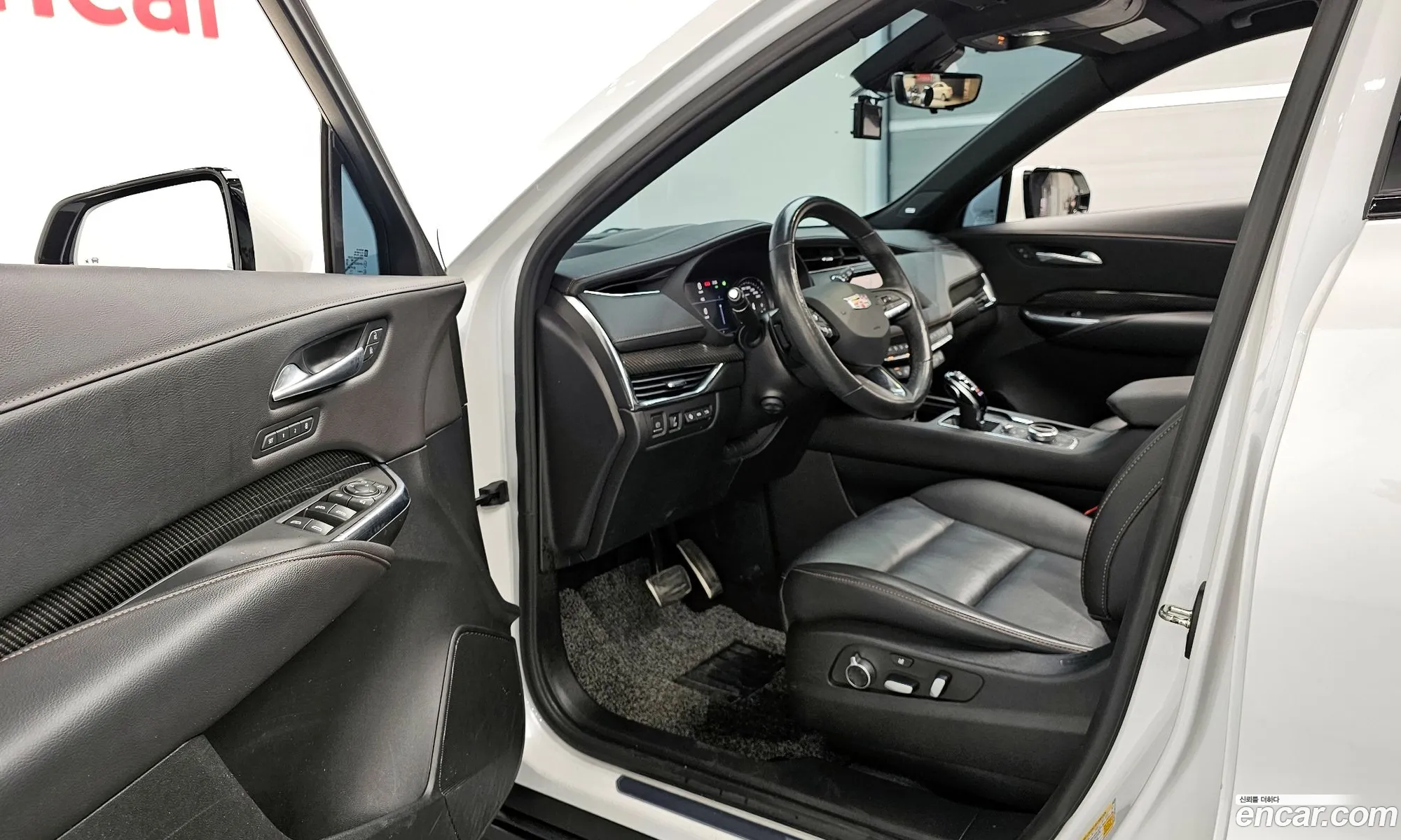 Cadillac XT4 2022 1GYFZ9R43PF104705 — 9
