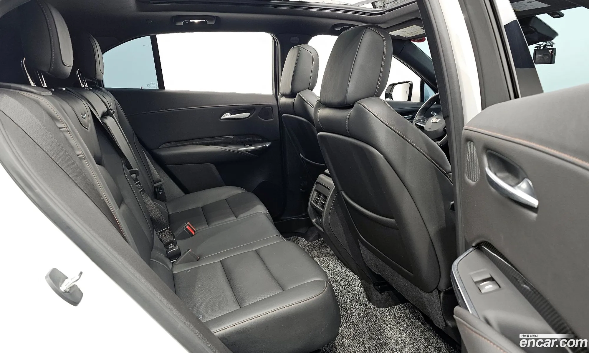 Cadillac XT4 2022 1GYFZ9R43PF104705 — 8