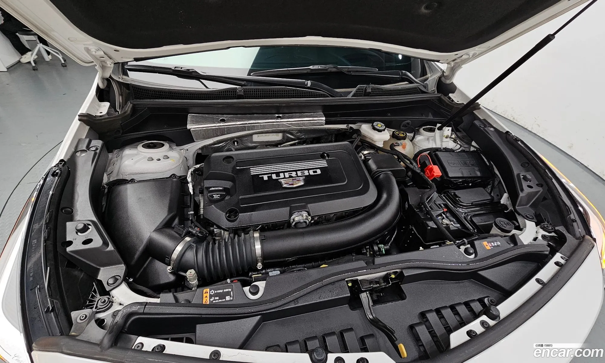 Cadillac XT4 2022 1GYFZ9R43PF104705 — 4