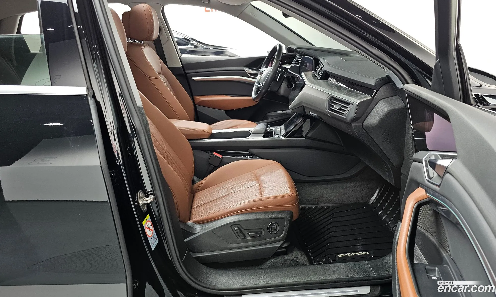 Audi e-tron 2021 WAUZZZGE5MB023686 — 13