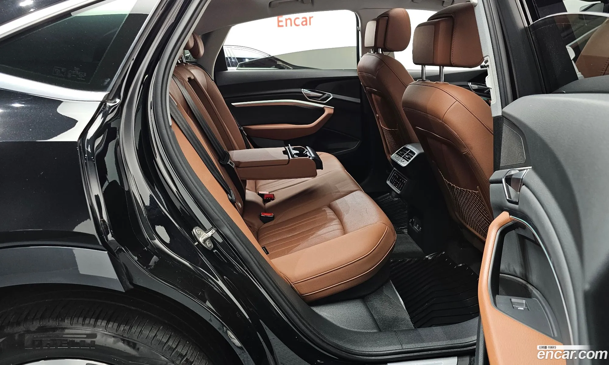 Audi e-tron 2021 WAUZZZGE5MB023686 — 11