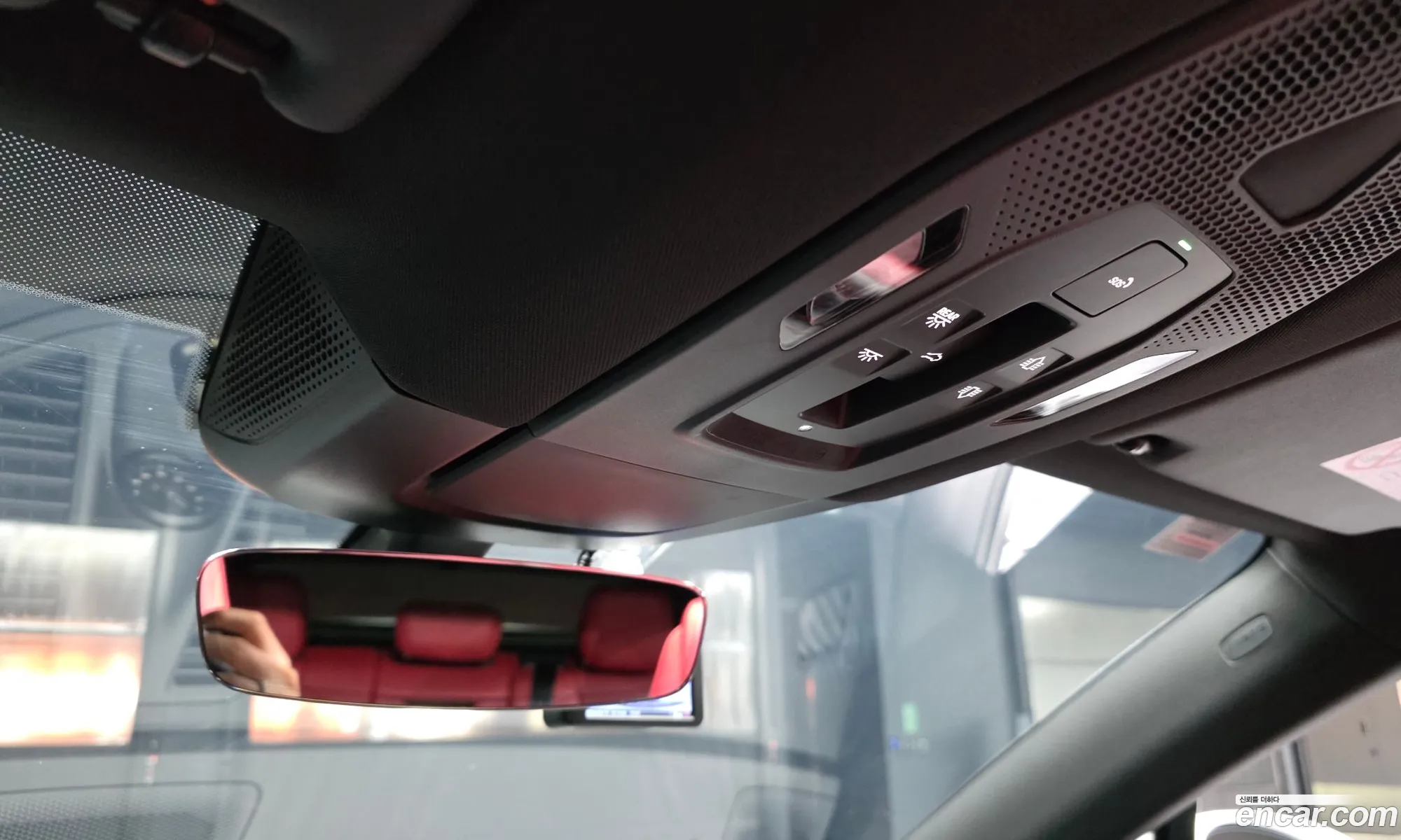 Porsche Macan EV 2025 WP1AA2XA8SL002474 — 13