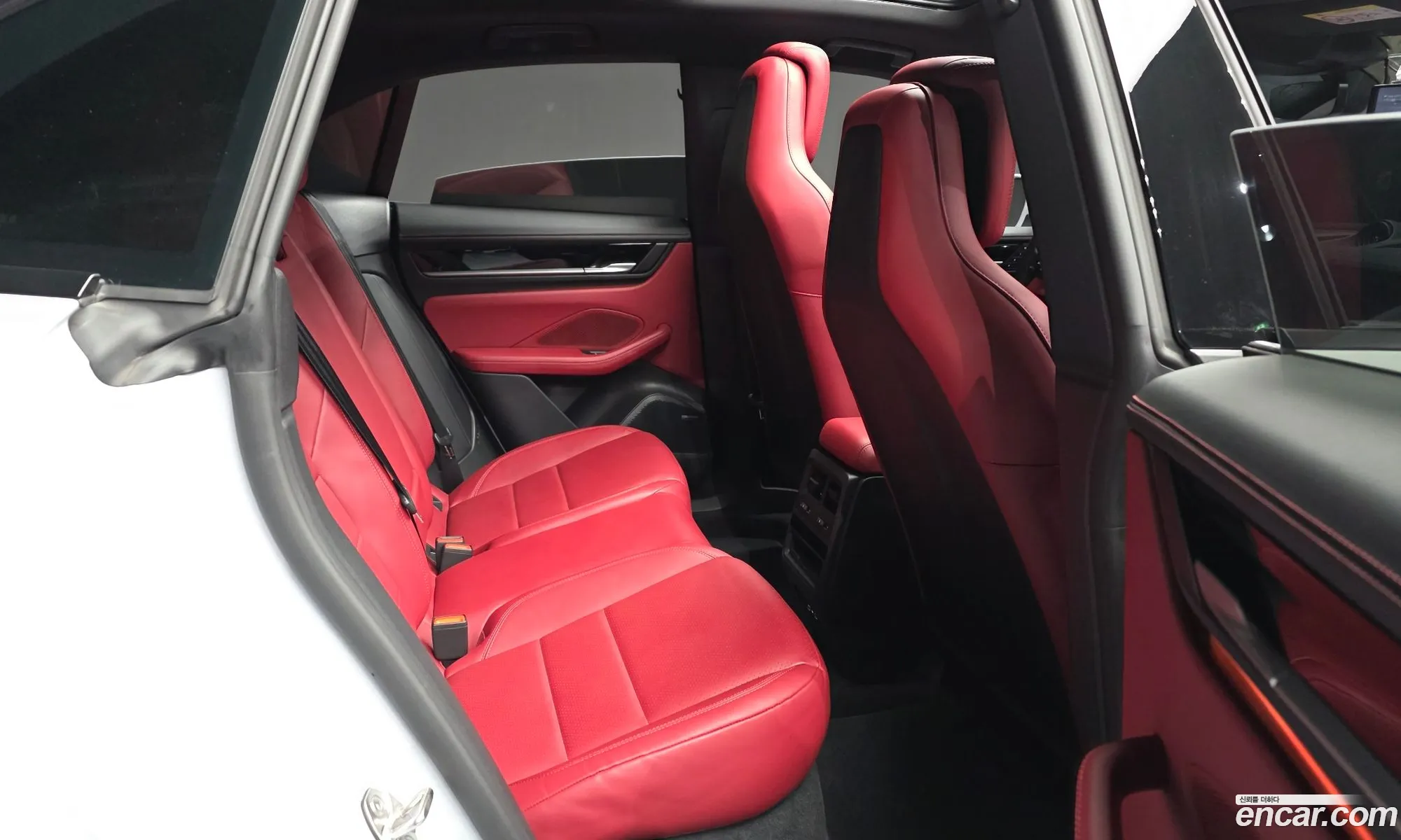 Porsche Macan EV 2025 WP1AA2XA8SL002474 — 11