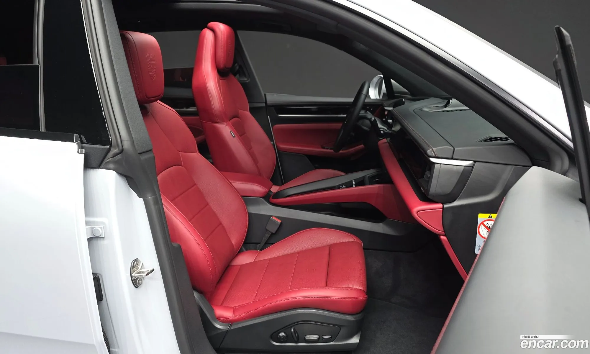 Porsche Macan EV 2025 WP1AA2XA8SL002474 — 15