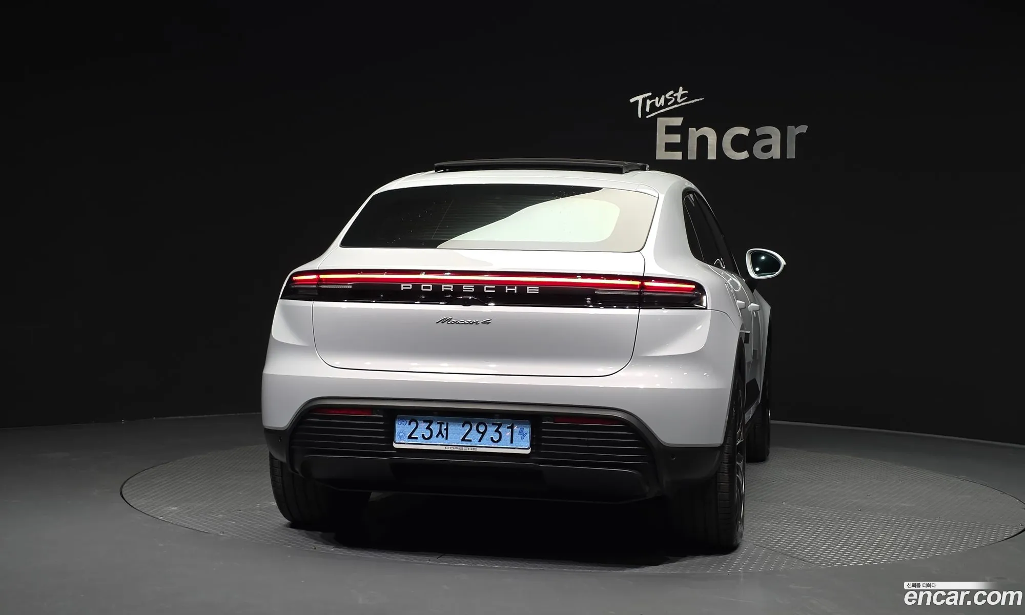 Porsche Macan EV 2025 WP1AA2XA8SL002474 — 12