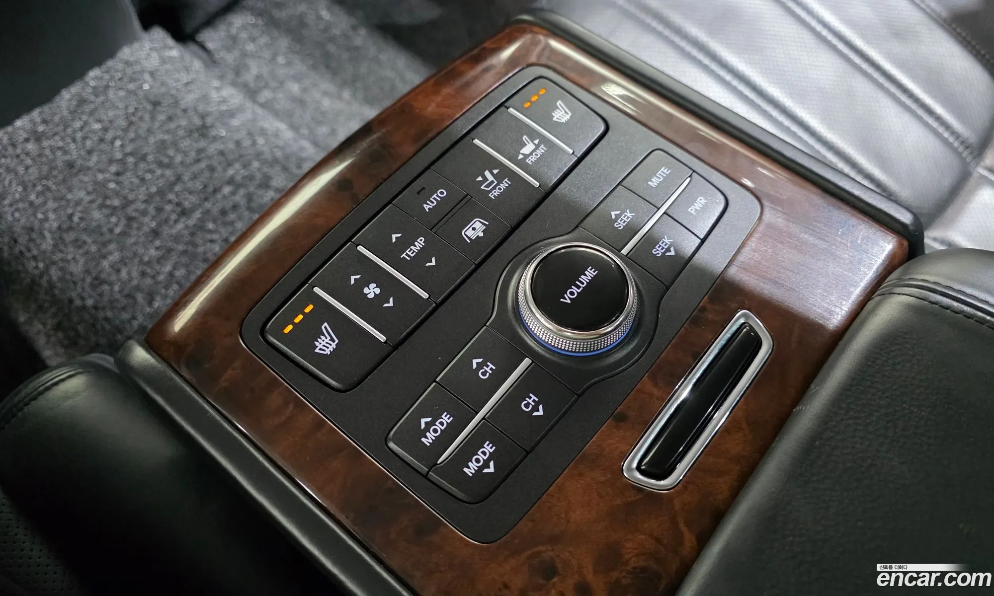 Hyundai Equus 2009 — 2