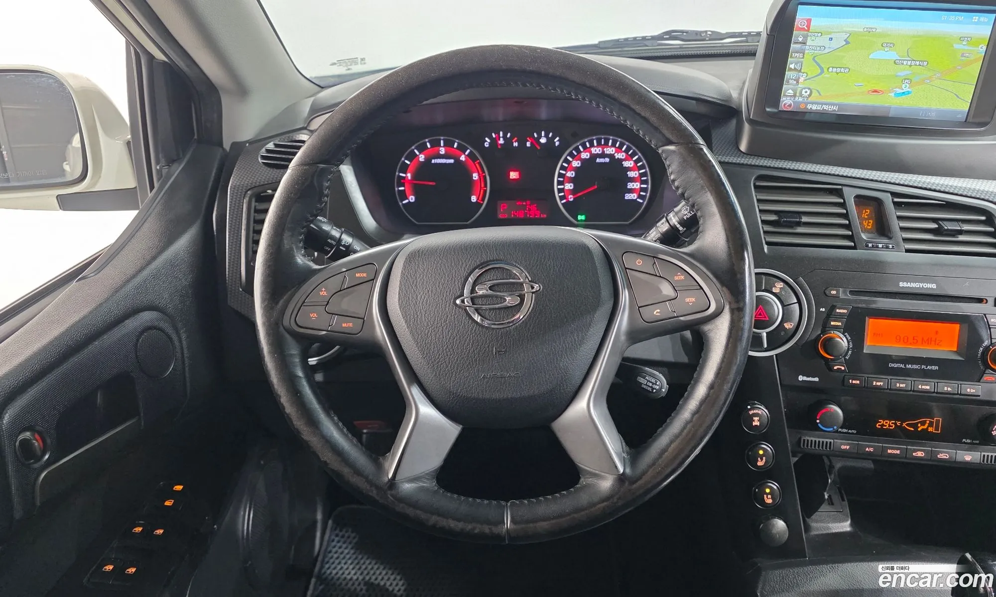KG Mobility (SsangYong) Korando Sports 2015 — 12