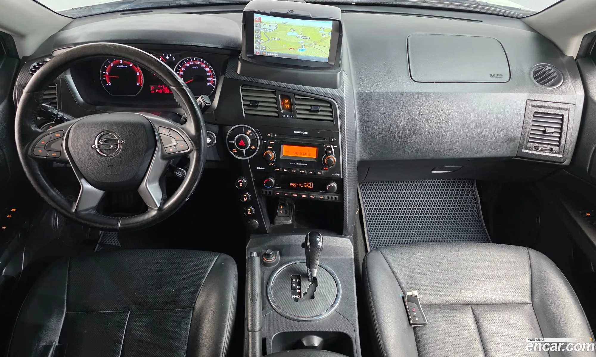 KG Mobility (SsangYong) Korando Sports 2015 — 17