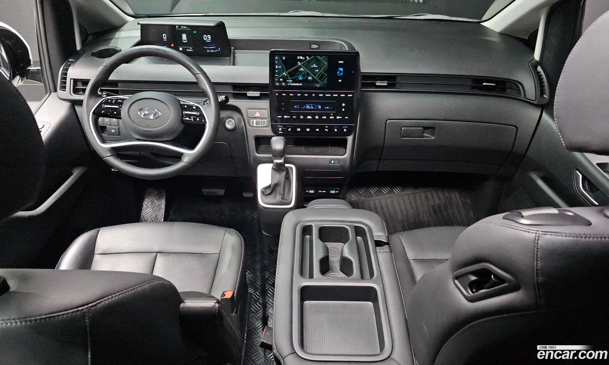 Hyundai Staria 2024 — 7