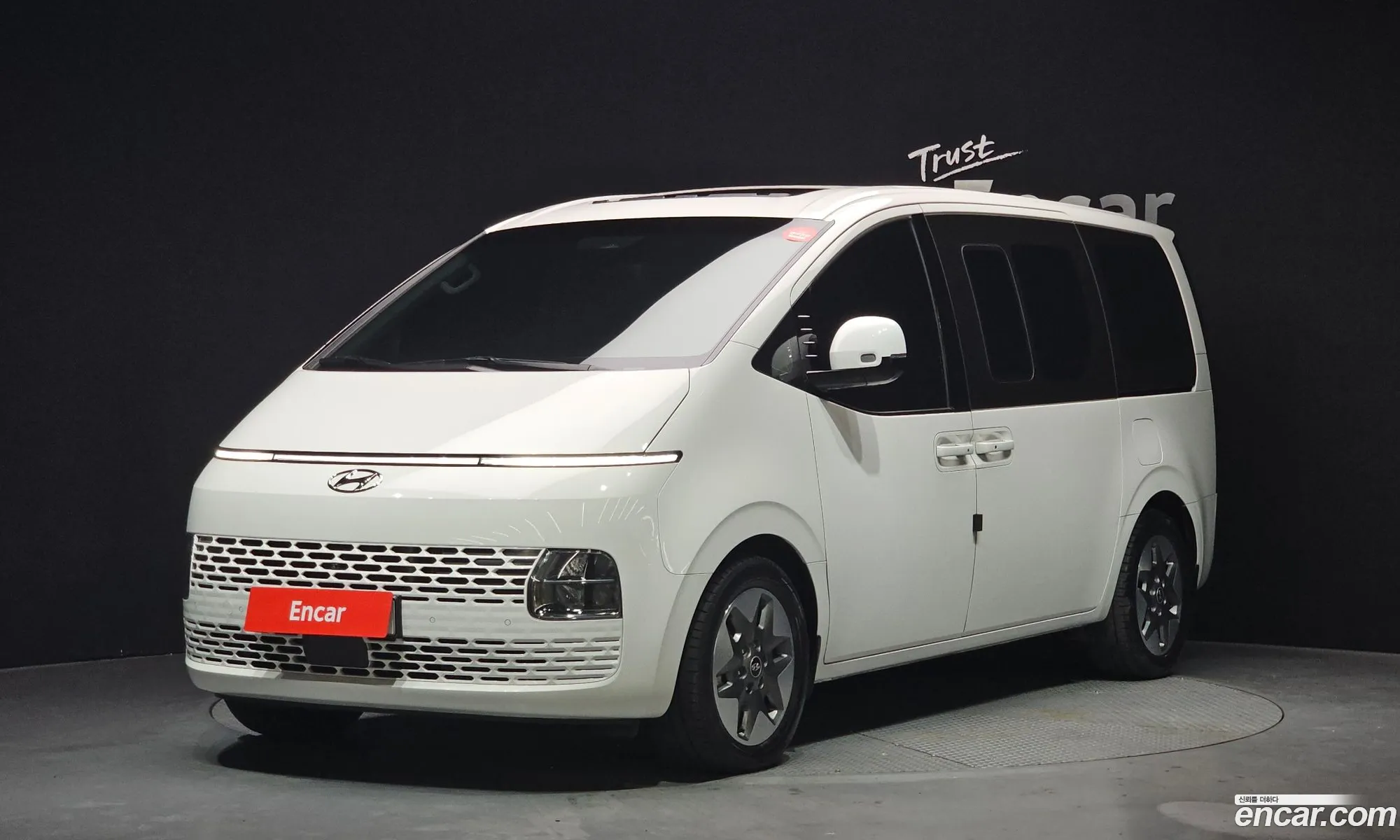 Hyundai Staria 2024 — 16