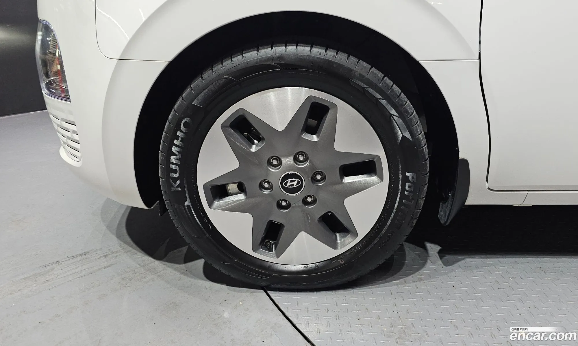 Hyundai Staria 2024 — 12