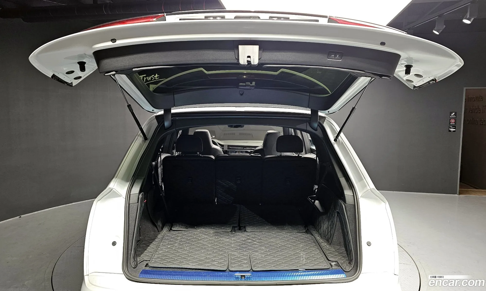Audi Q7 2023 WAUZZZ4M8PD019653 — 12