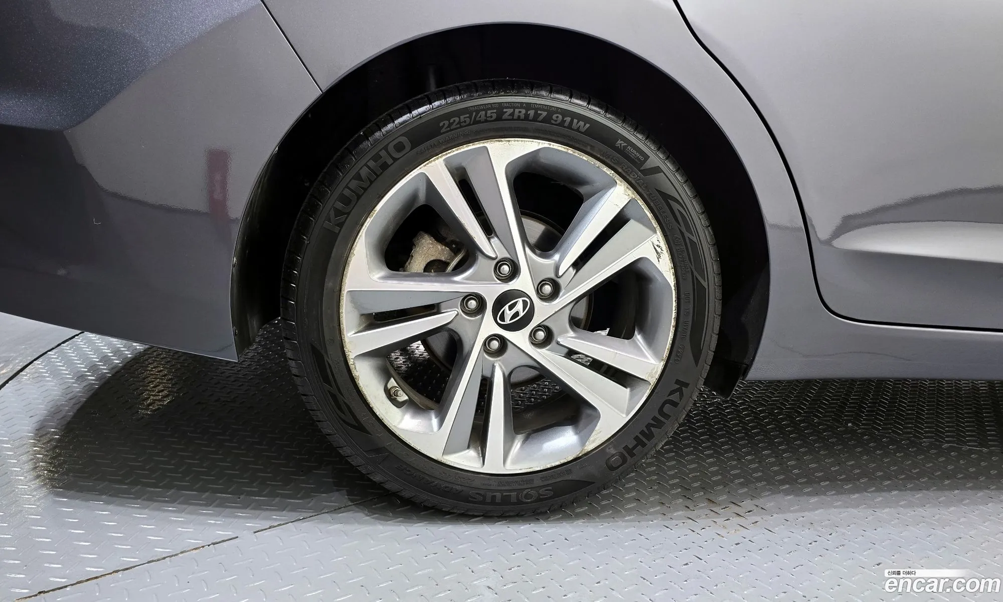 Hyundai Elantra AD 2016 — 14