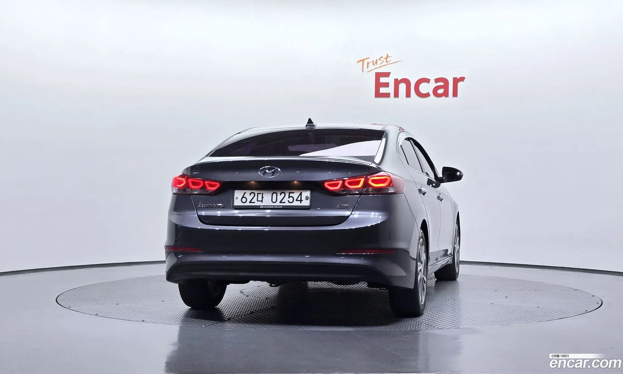 Hyundai Elantra AD 2016 — 12