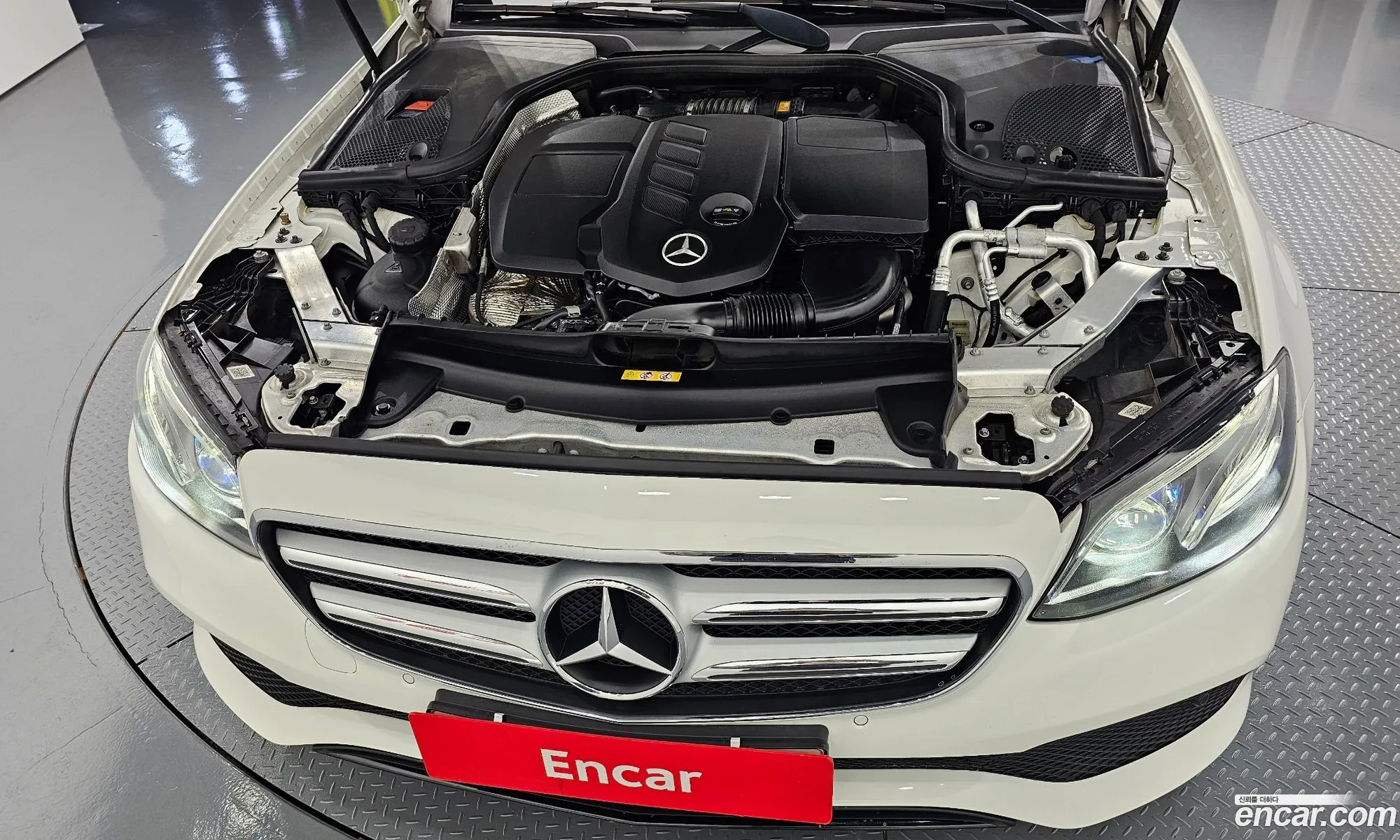 Mercedes-Benz E-Class W213 2018 — 17