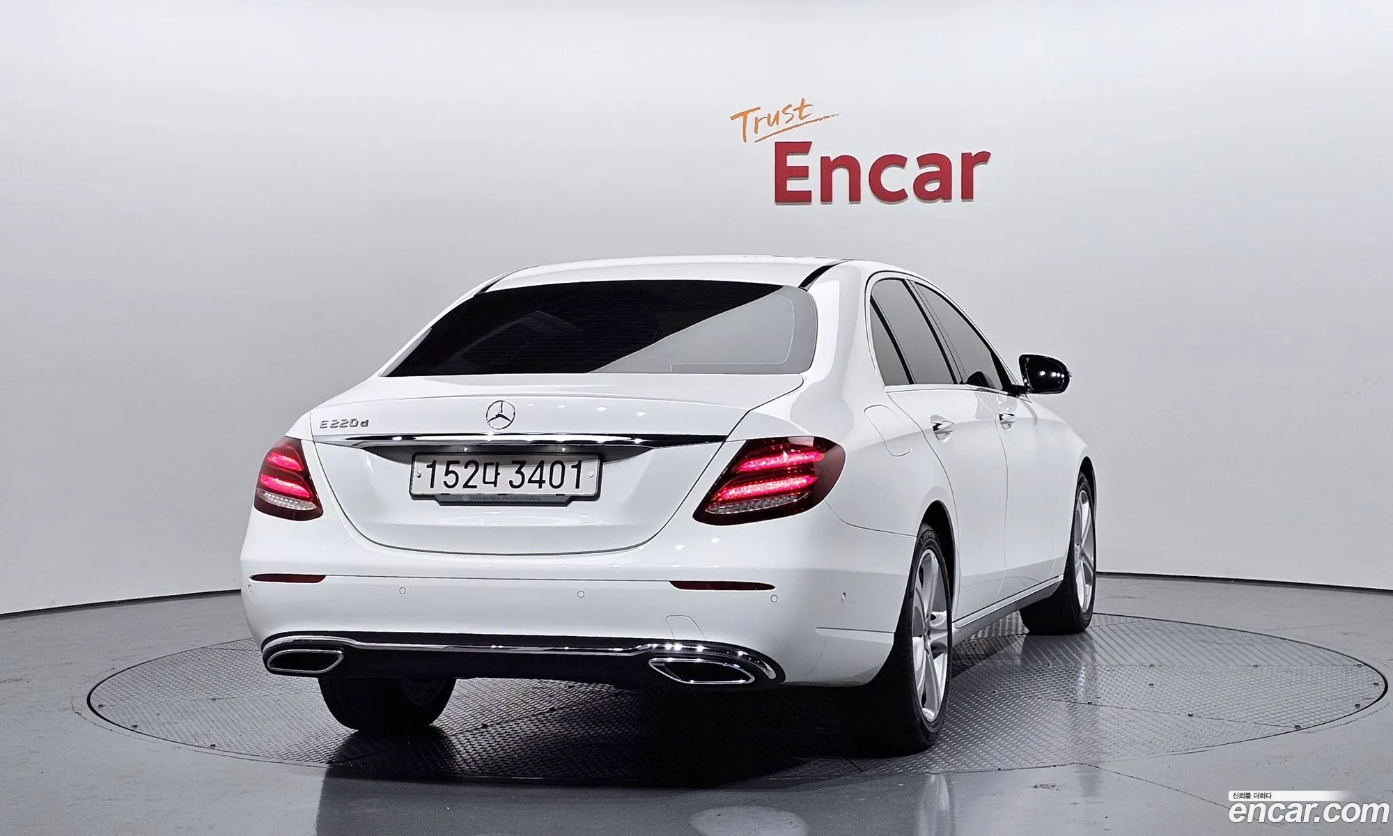 Mercedes-Benz E-Class W213 2018 — 14