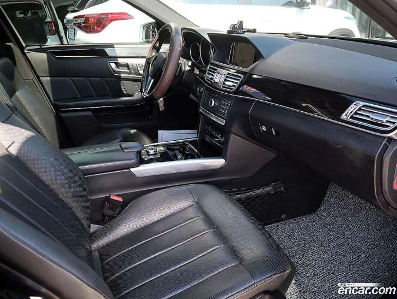 Mercedes-Benz E-Class W212 2015 — 12