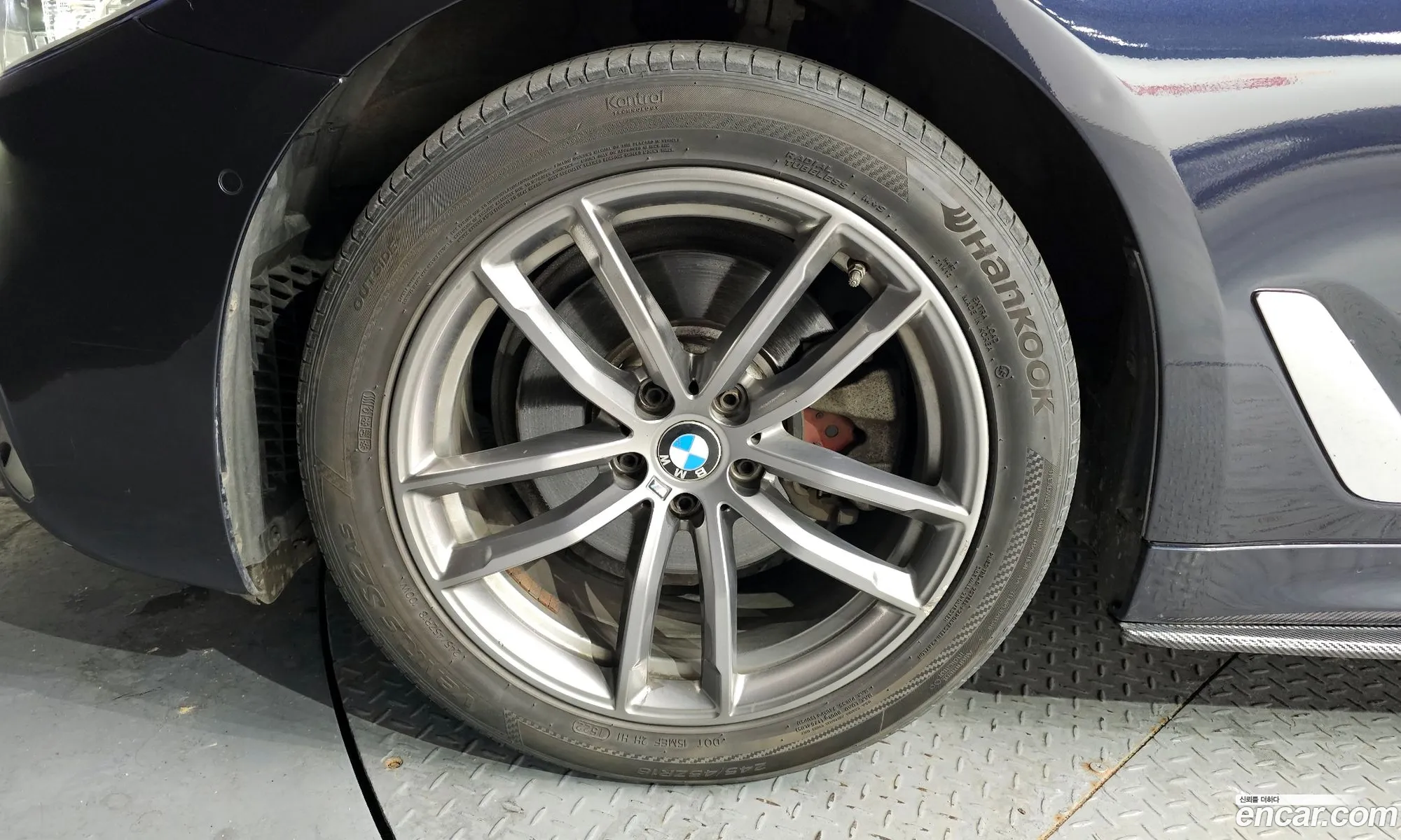 BMW 5 Series 2017 WBAJC510111111111 — 9