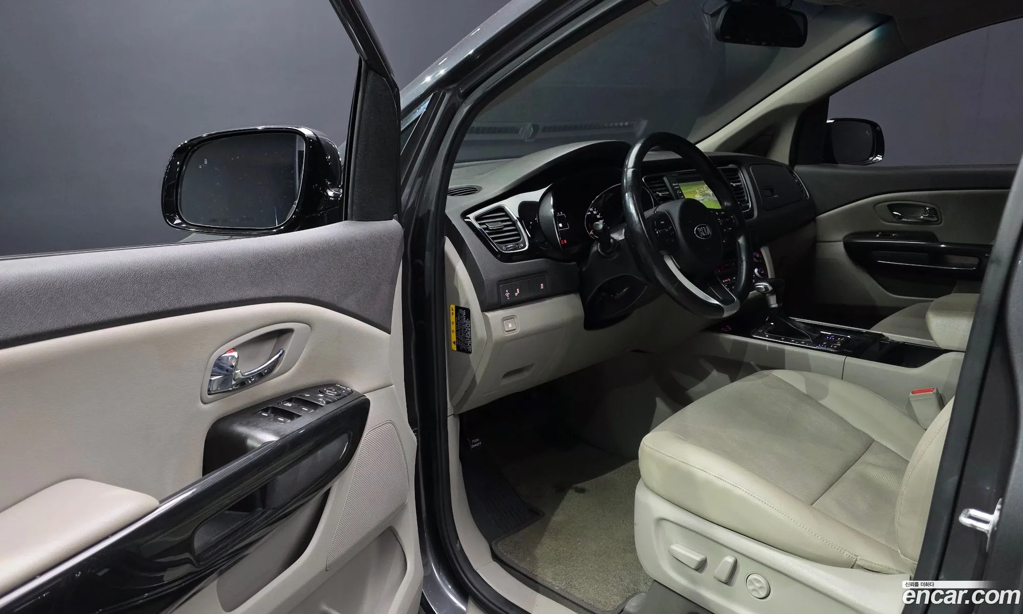 Kia Carnival 2017 — 17