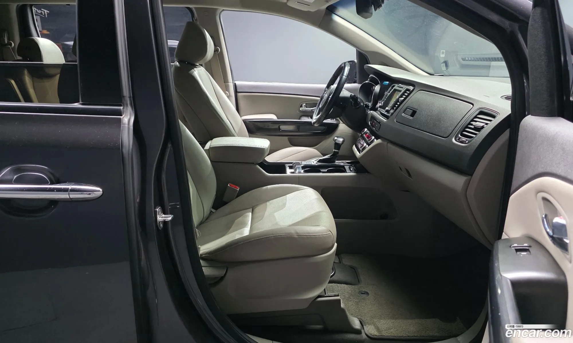 Kia Carnival 2017 — 14