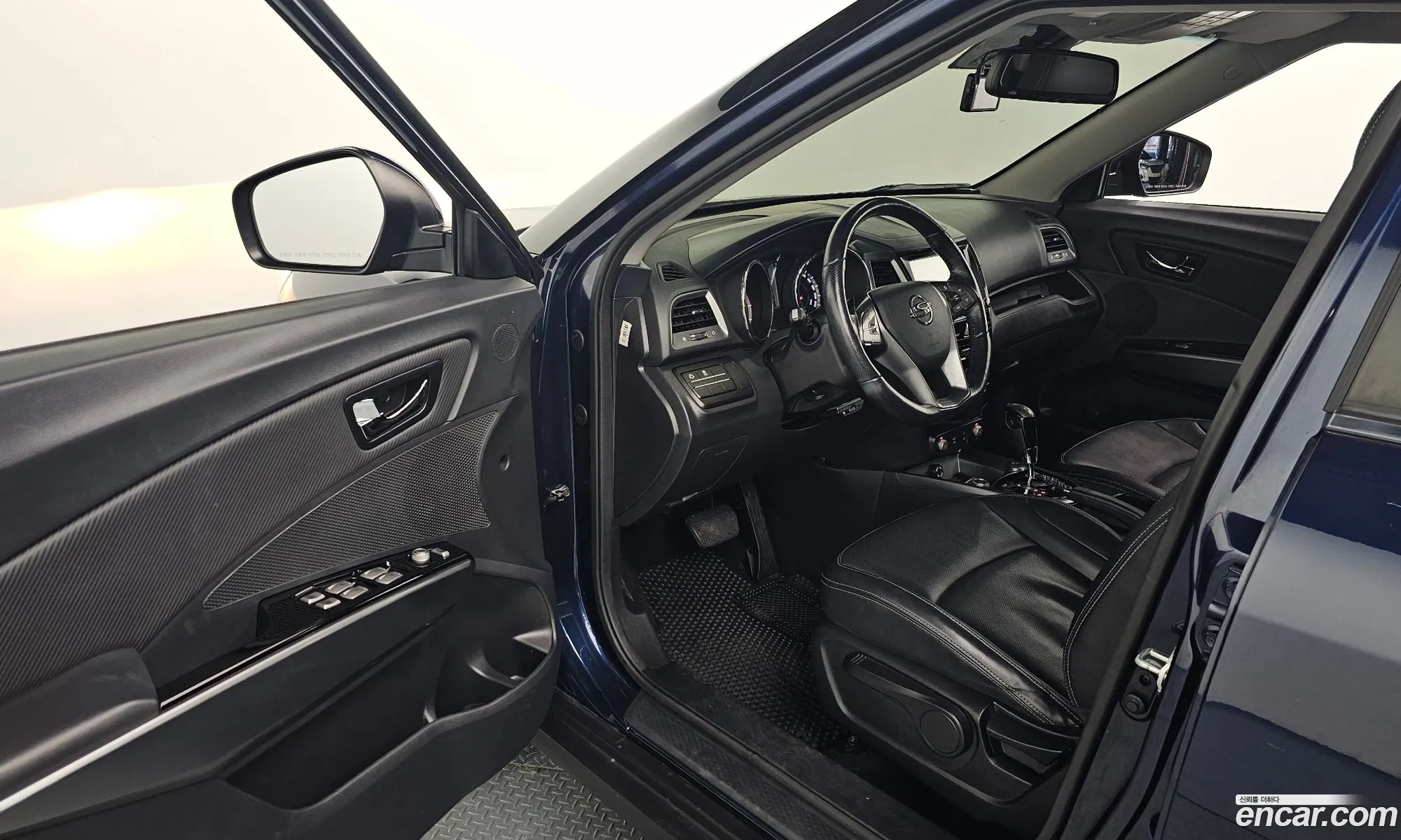 KG Mobility (SsangYong) Tivoli Armour 2017 — 18