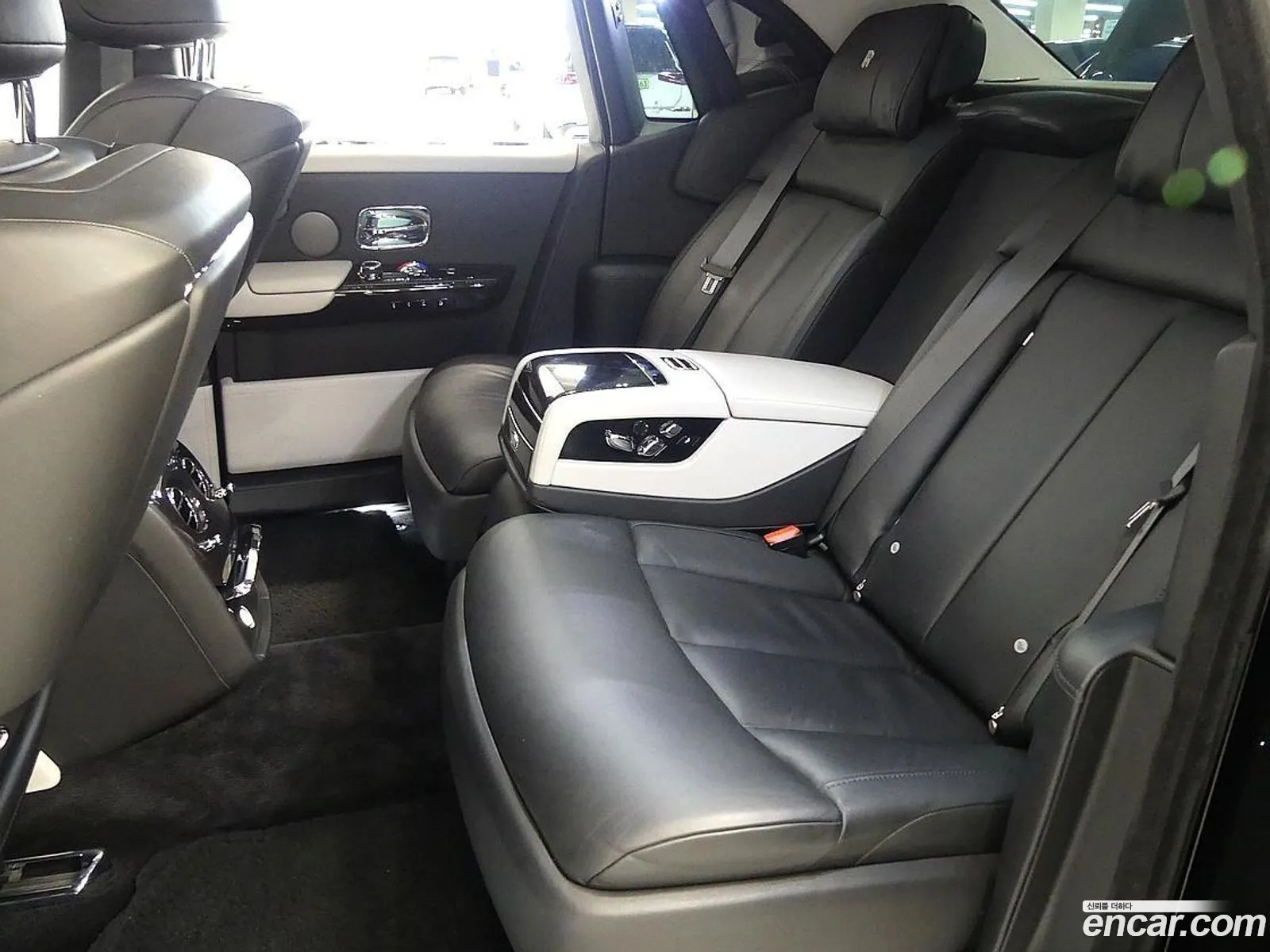 Rolls-Royce Phantom 2021 — 10