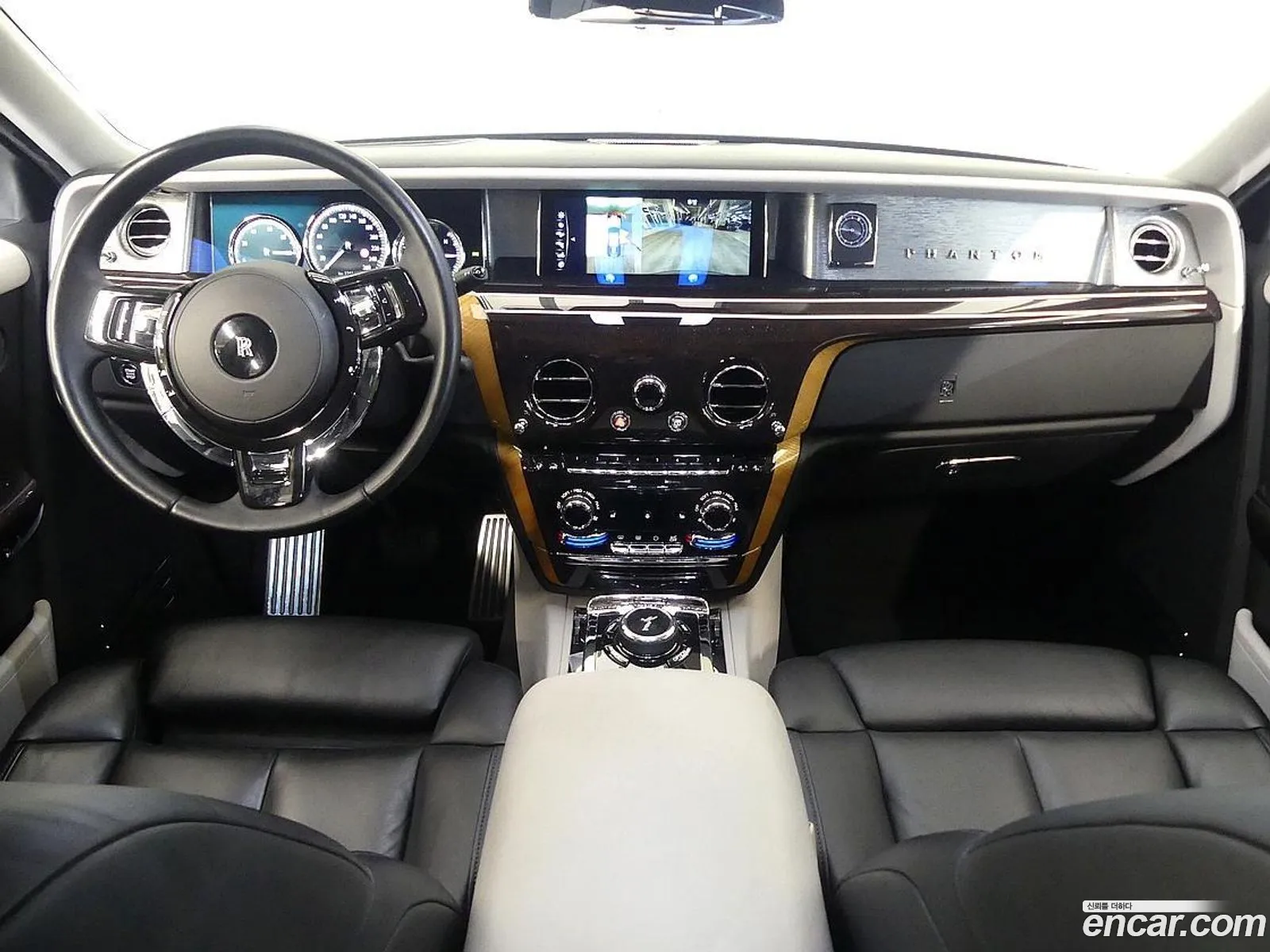 Rolls-Royce Phantom 2021 — 19