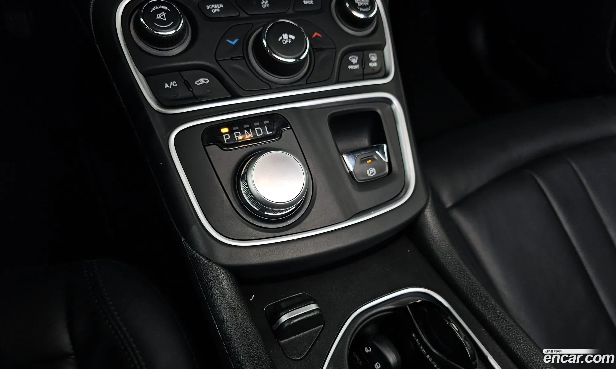 Chrysler 200